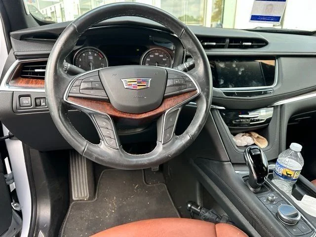Used 2025 White Cadillac Premium Luxury image 28