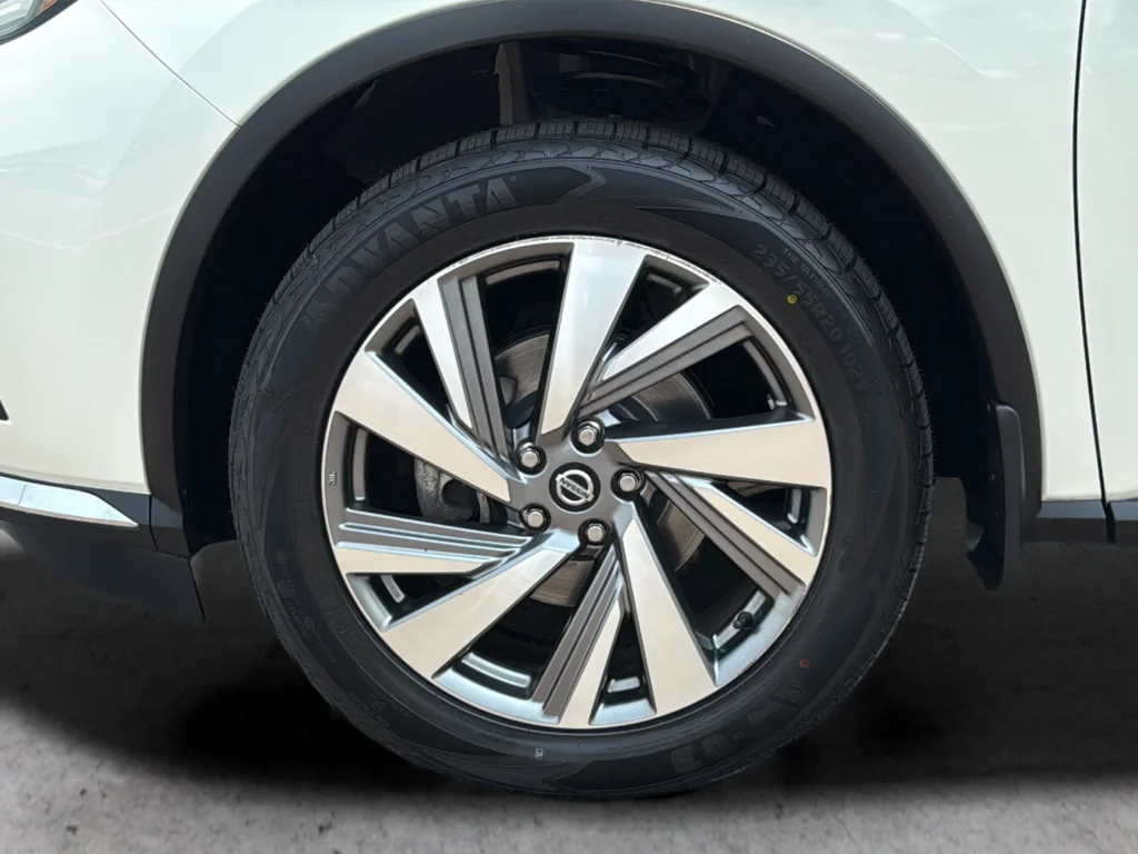 Used 2021 White Nissan SL image 32