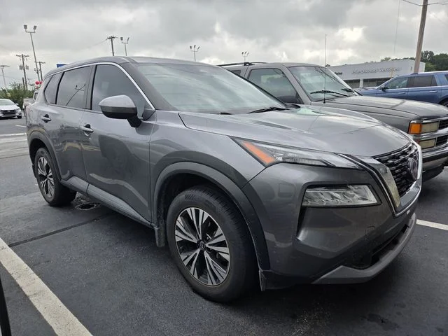 Used 2023 Gray Nissan SV image 3