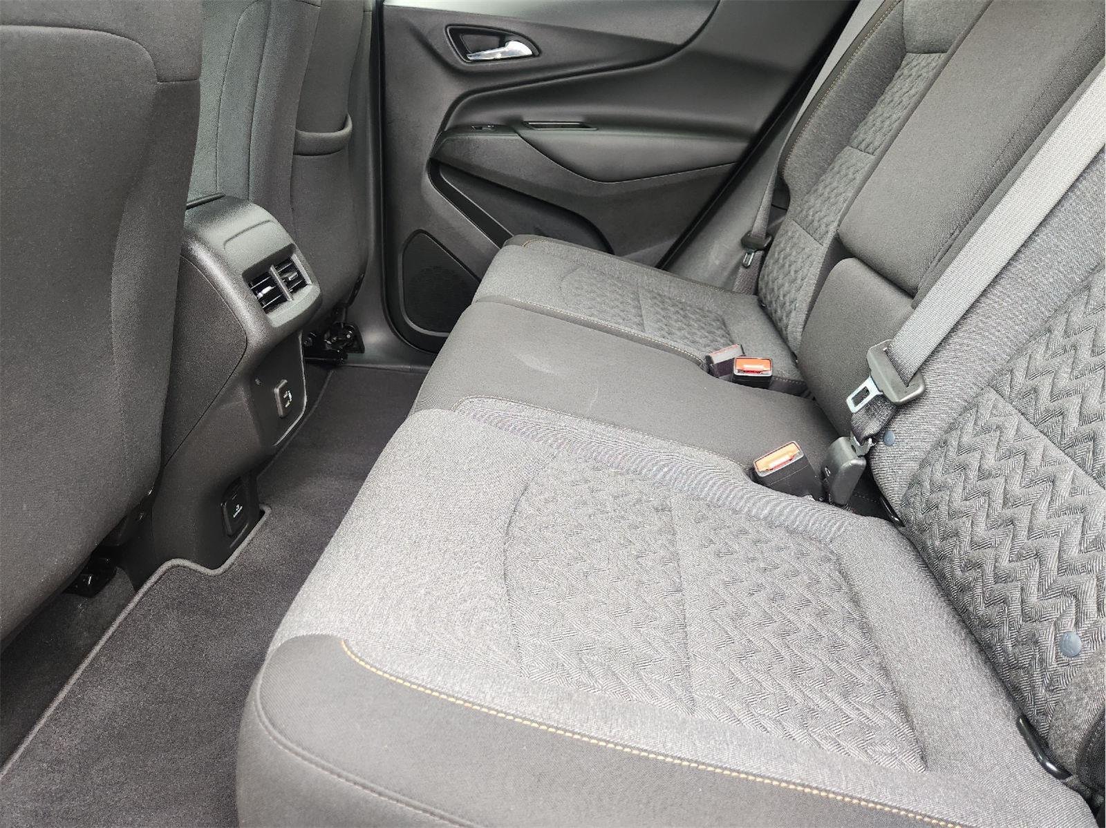 2022 Chevrolet Equinox photo 30 of 33