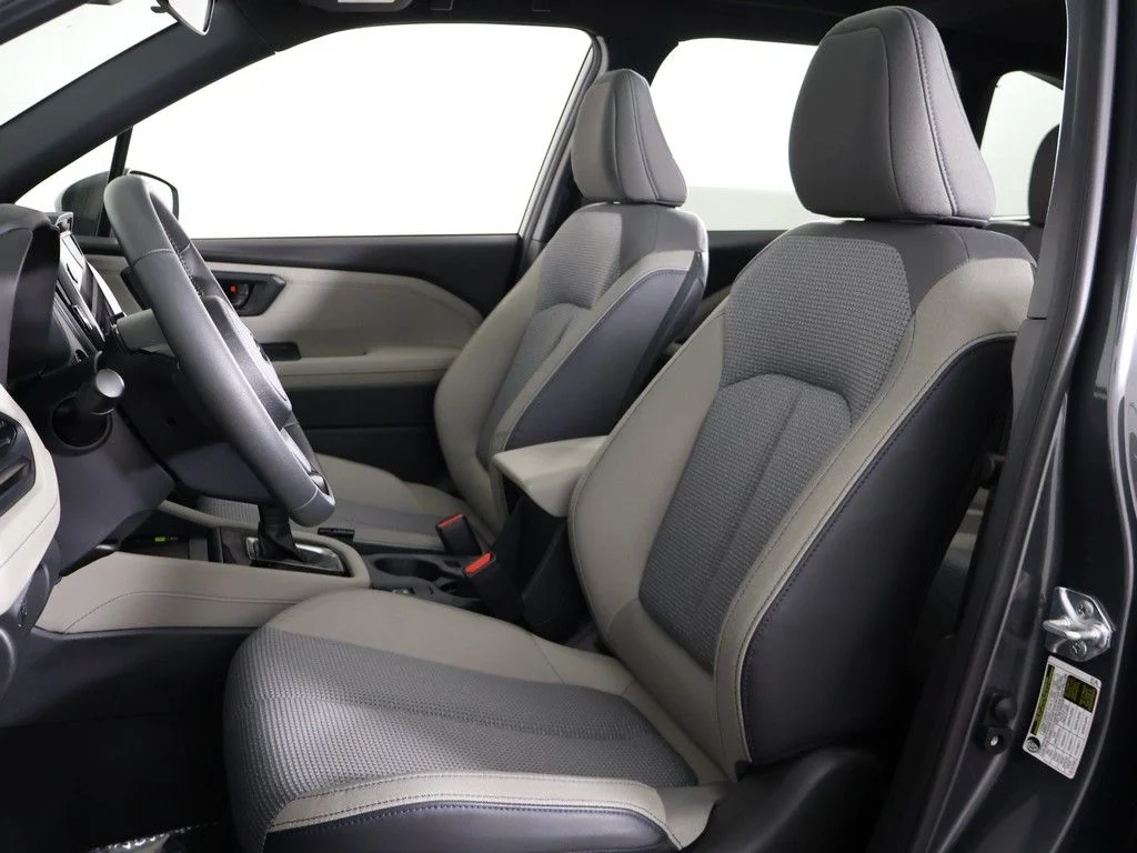 Used 2025 Gray Metallic Subaru Premium image 33