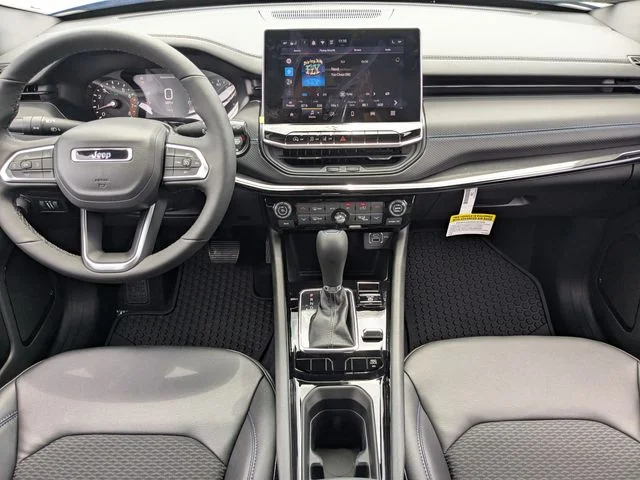 New 2026 Hydro Blue Pearl-Coat Exterior Paint Jeep Latitude image 12