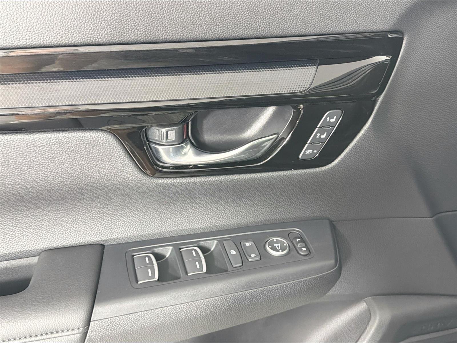 Used 2025 Meteorite Gray Metallic Honda EX-L image 17