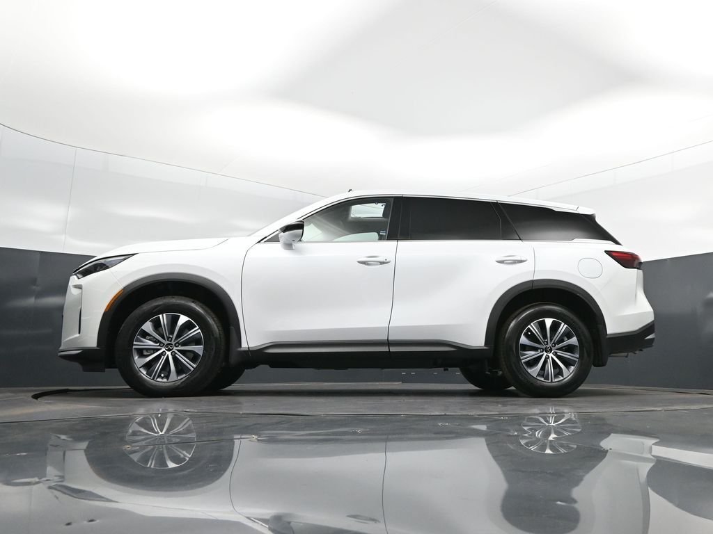 Certified Used 2026 White INFINITI PURE image 40