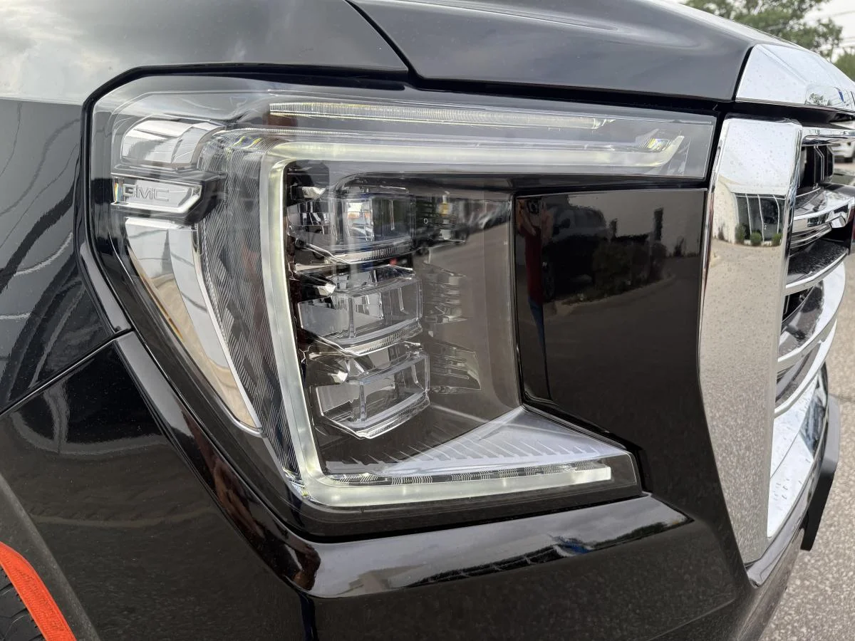 Certified Used 2023 Black GMC 4x4 Slt image 9