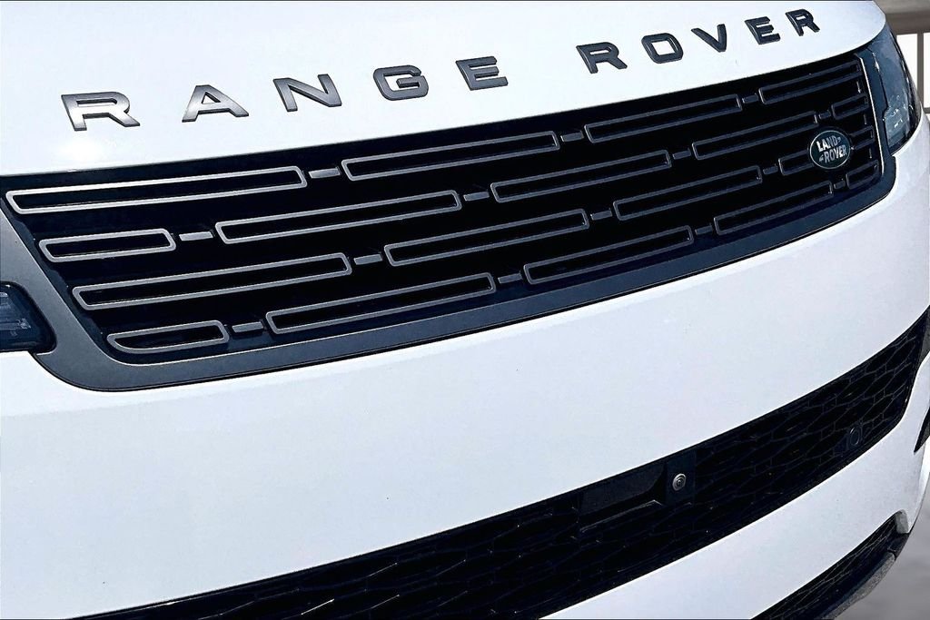 Used 2025 Fuji White Land Rover S image 28