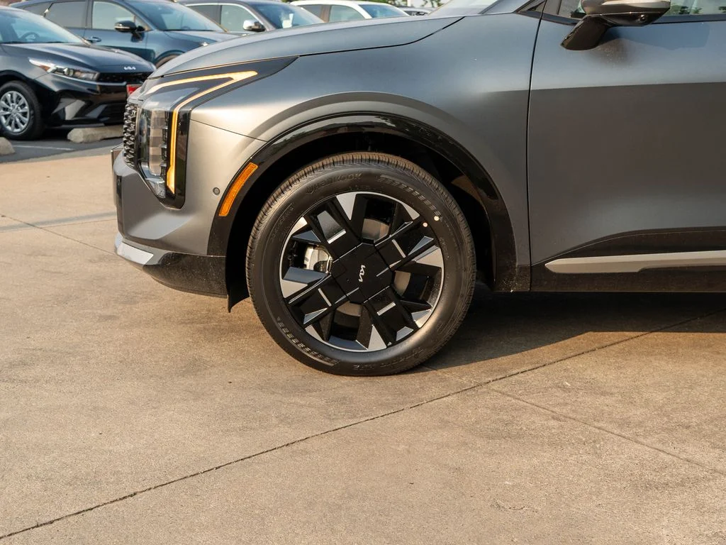 New 2026 Shadow Matte Gray Kia SX Prestige image 30