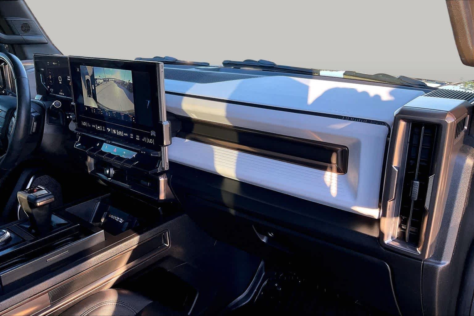 Used 2025 Void Black GMC 2X image 18