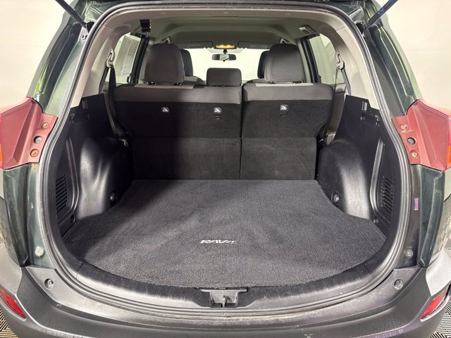 Used 2013 Green Toyota LE image 19