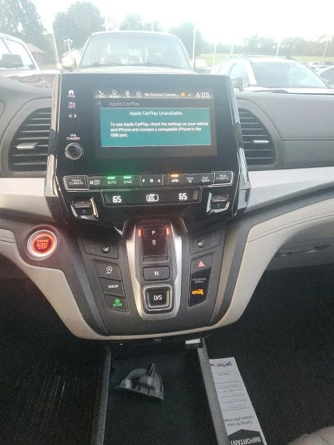 Used 2019 Silver Honda Touring image 2
