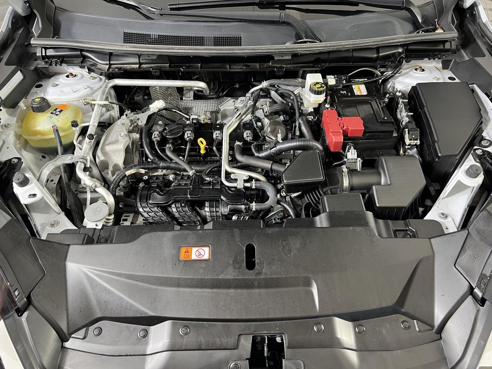 Used 2023 White Diamond Mitsubishi SE image 33
