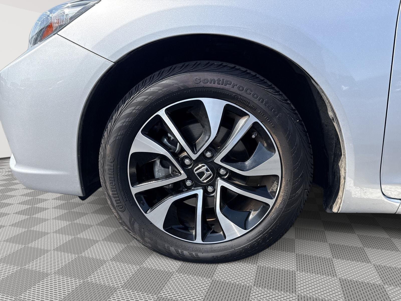 Used 2013 Alabaster Silver Metallic Honda EX image 10