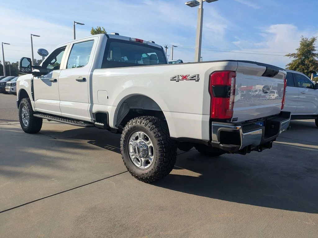 New 2027 Oxford White Ford XL image 7
