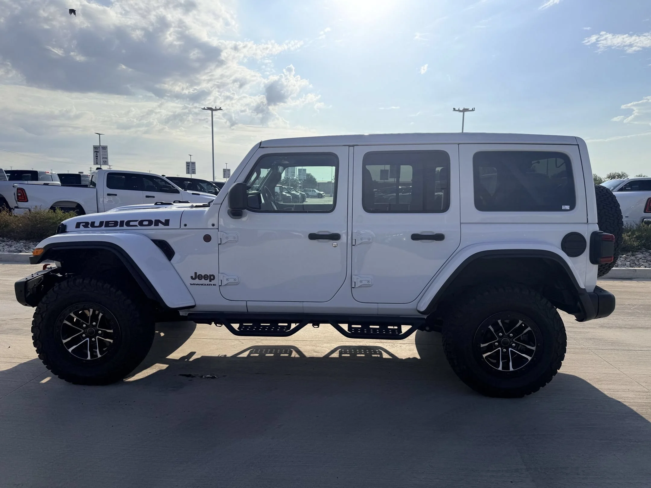 Used 2024 White Jeep Rubicon X image 9
