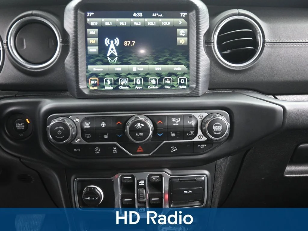 Used 2018 Silver Jeep Unlimited Sahara image 12