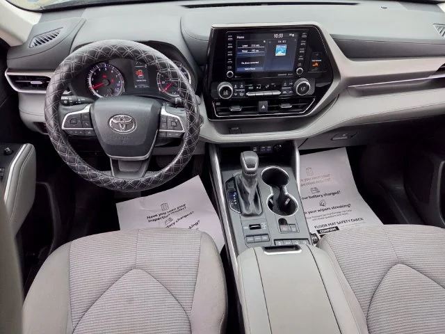 Used 2022 Black Toyota LE image 9