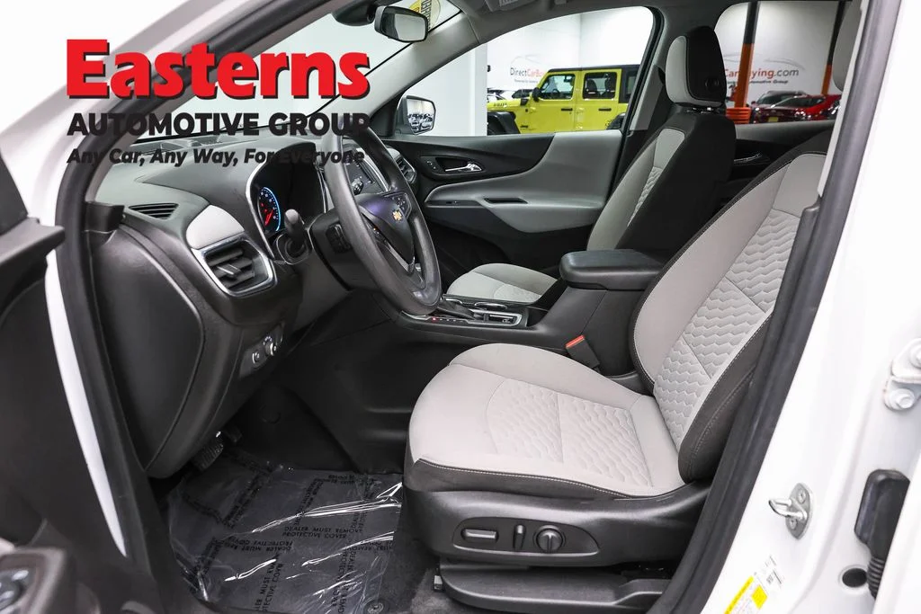 Used 2021 White Chevrolet LT image 13