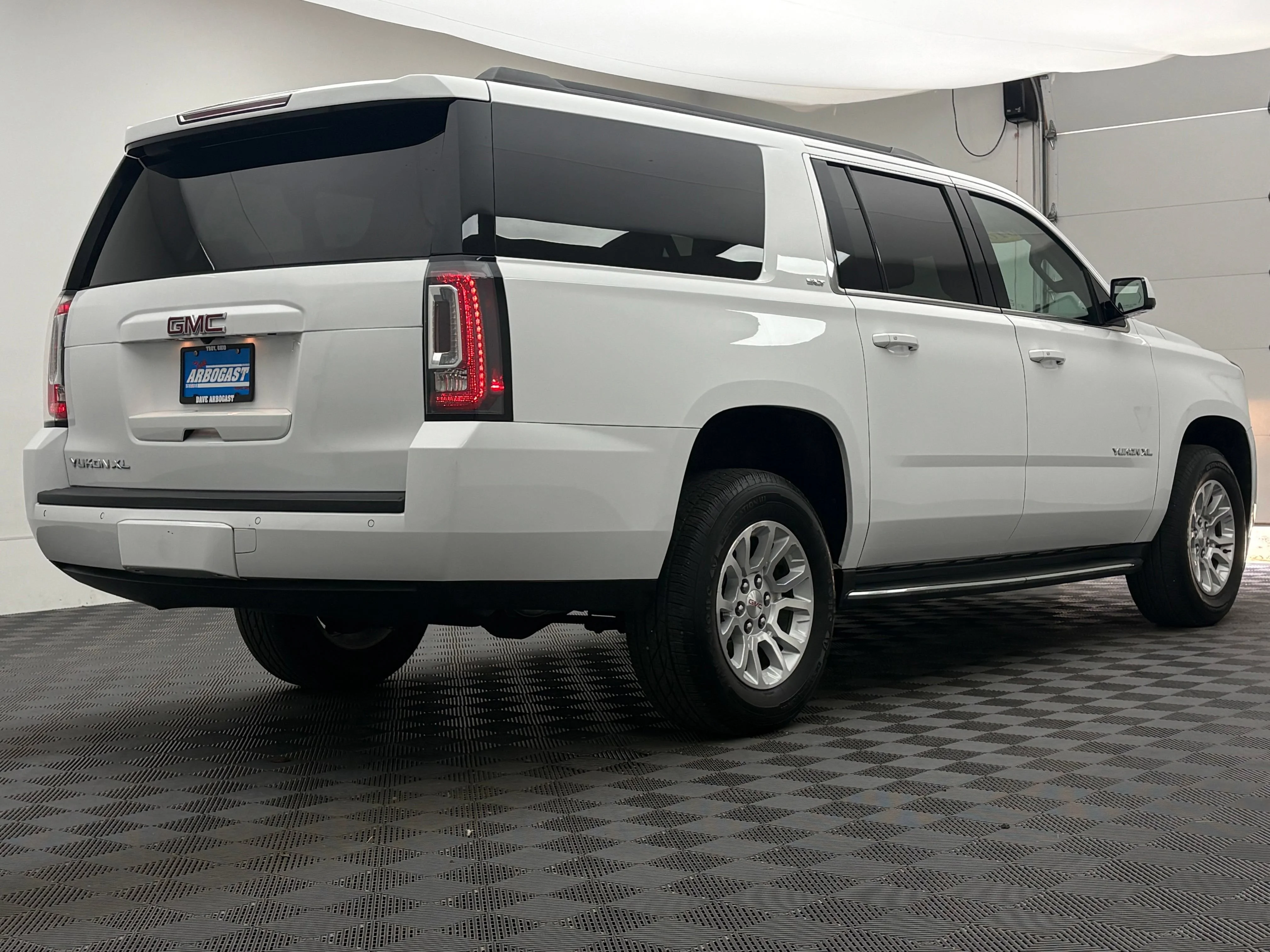 Used 2018 SUMMIT WHITE GMC SLT image 8