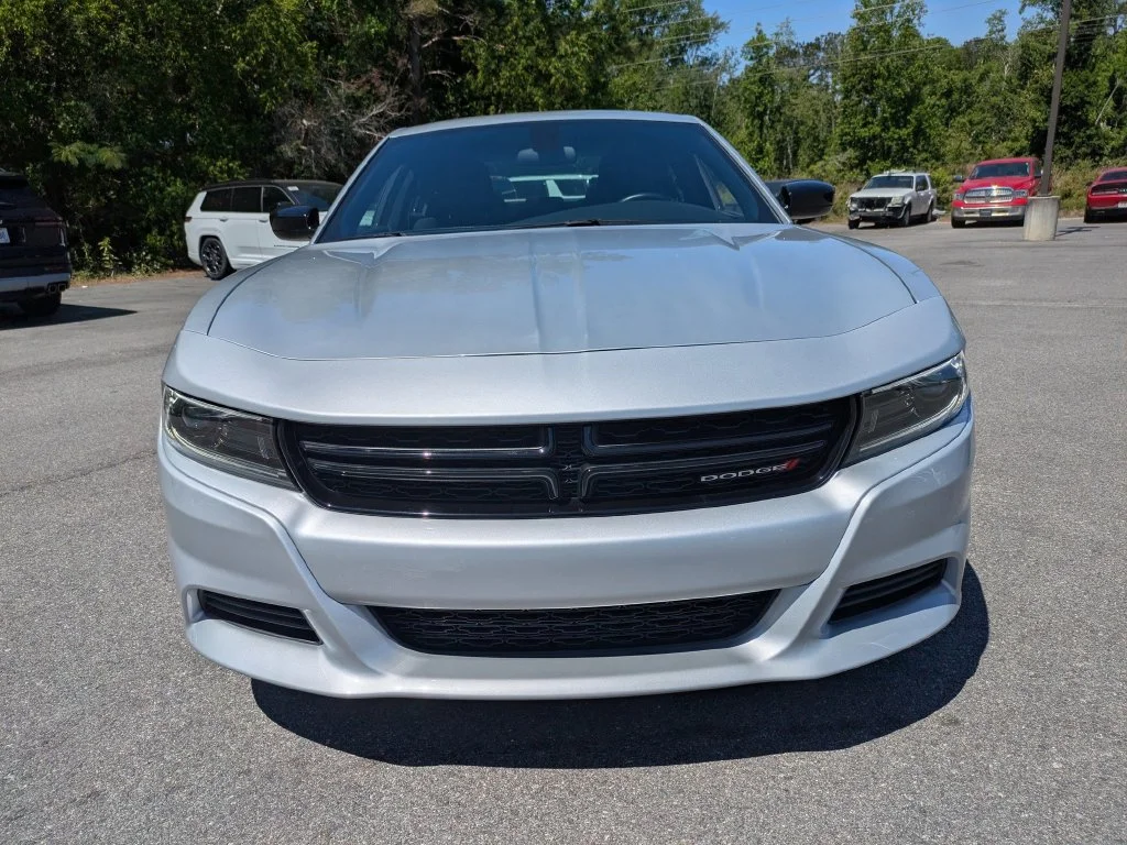 Used 2023 Silver Dodge SXT image 9