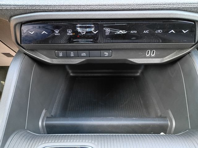 New 2026 Sting-Gray Clear-Coat Exterior Paint Jeep Laredo image 15