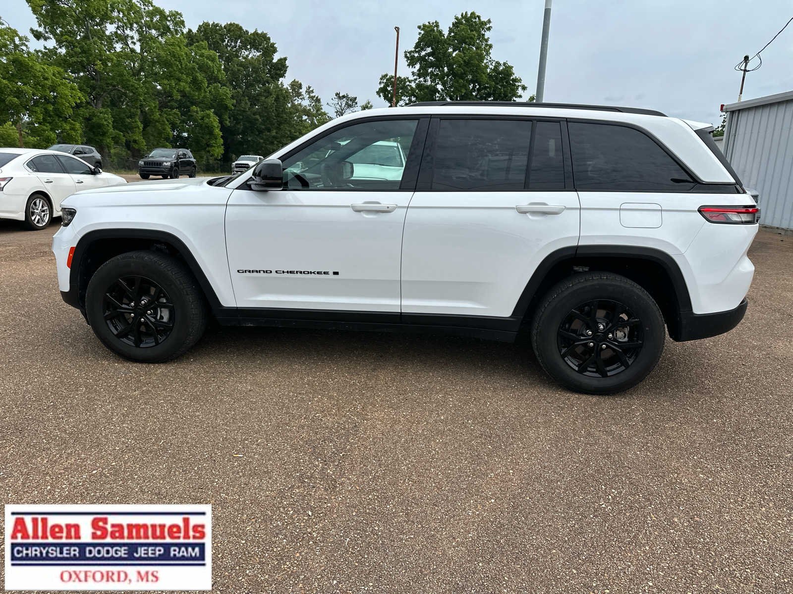 Certified Used 2025 Bright White Clearcoat Jeep Altitude image 6
