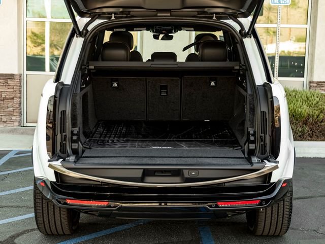 New 2026 Fuji White Land Rover SE image 28