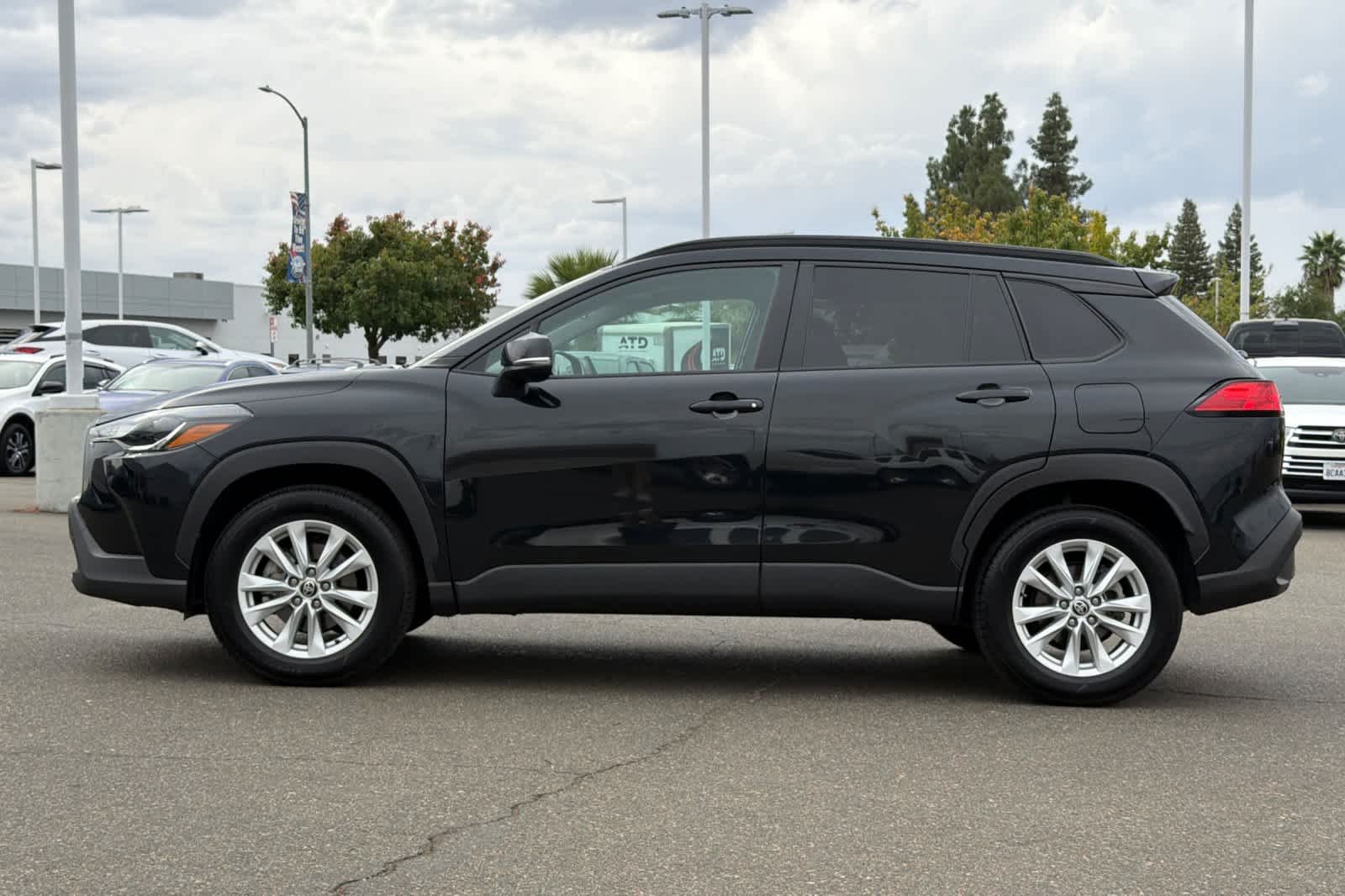 Used 2022 Jet Black Toyota LE image 9