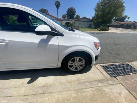 Used 2014 SUMMIT WHITE Chevrolet LT image 2