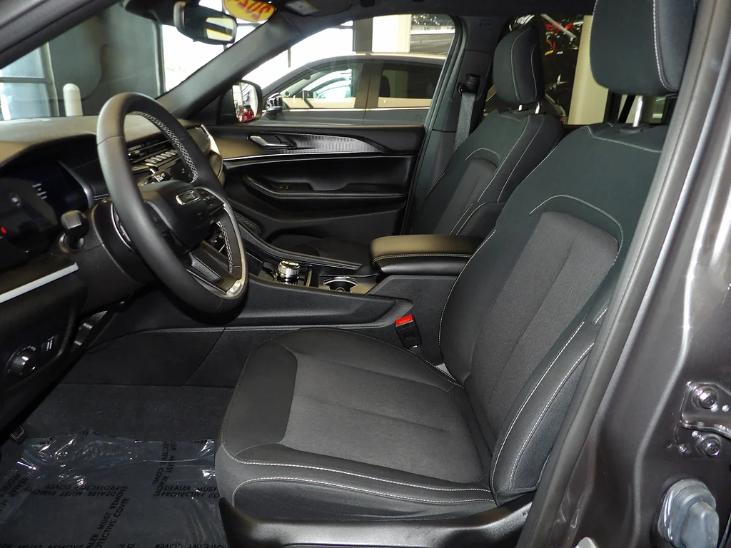 Used 2024 Baltic Gray Metallic Clear Coat Jeep Laredo image 26