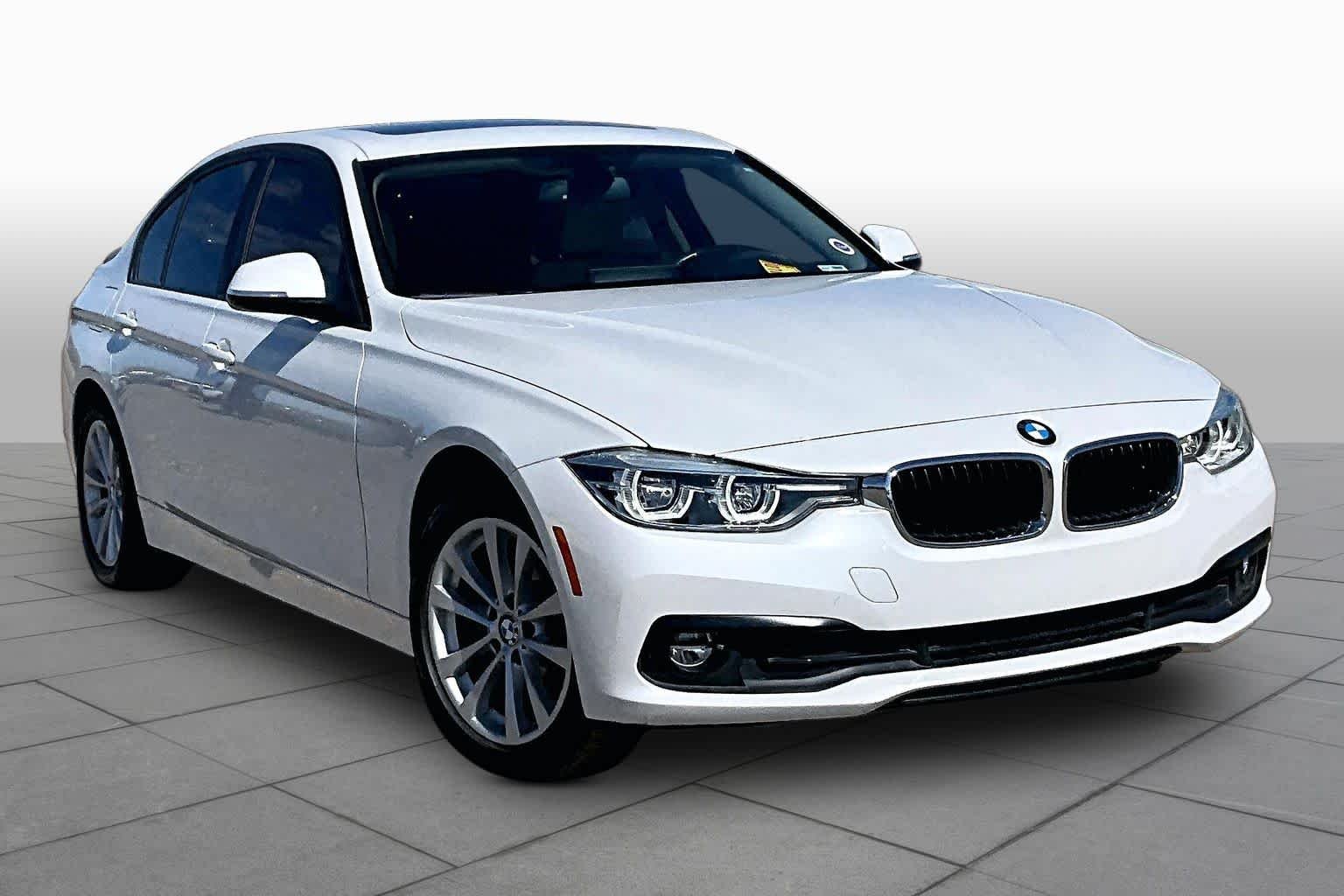 Used 2018 Mineral White Metallic BMW 320i xDrive image 2