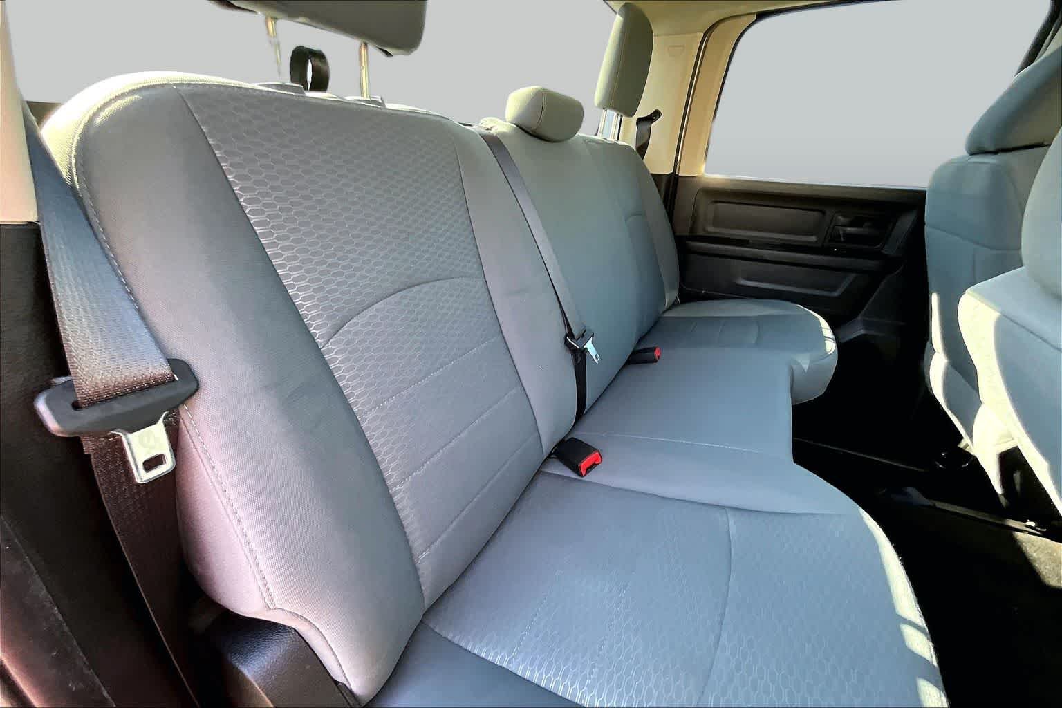 Used 2015 Bright White Clearcoat Ram Express image 19