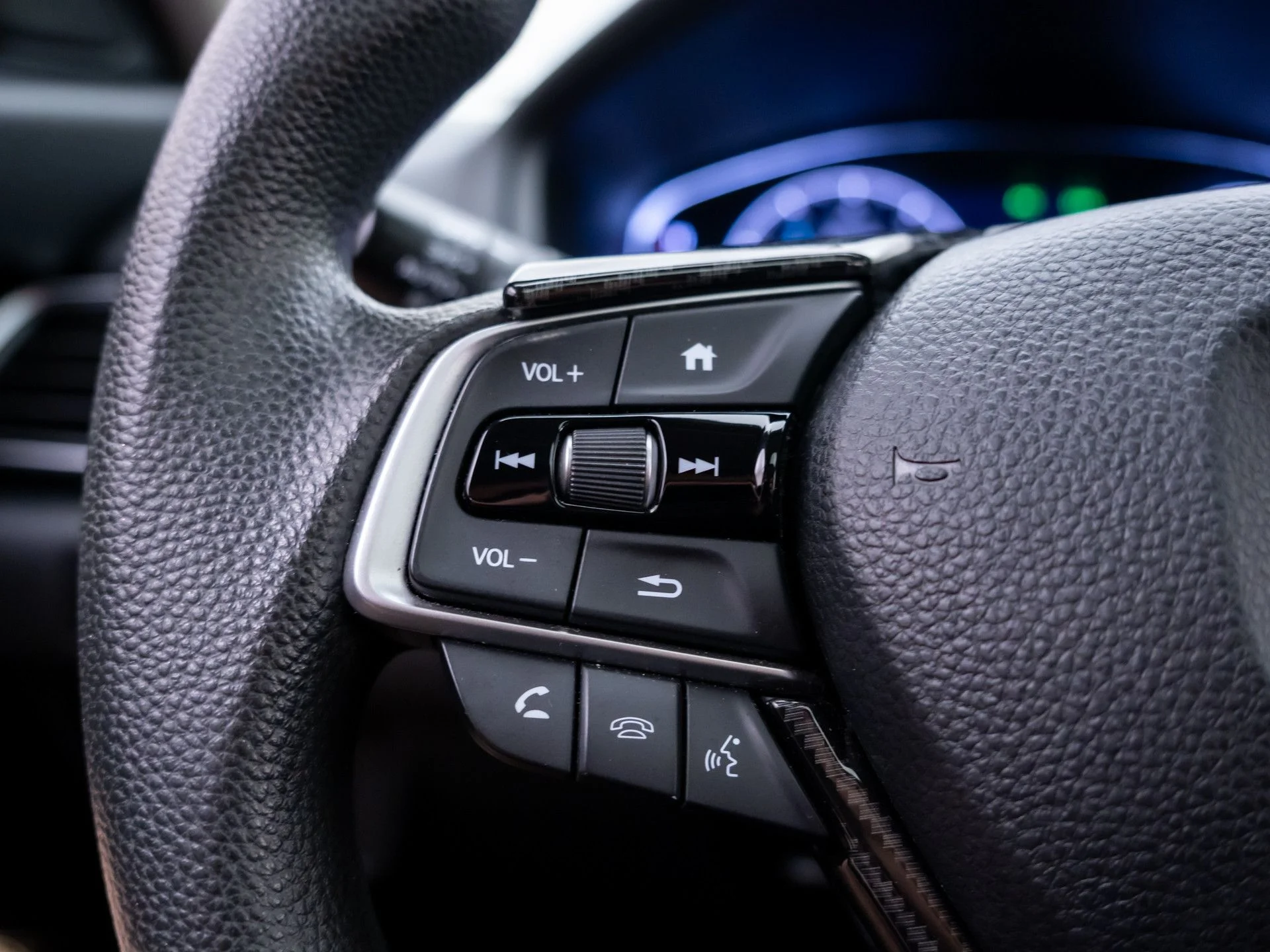 Used 2018  Honda EX image 27