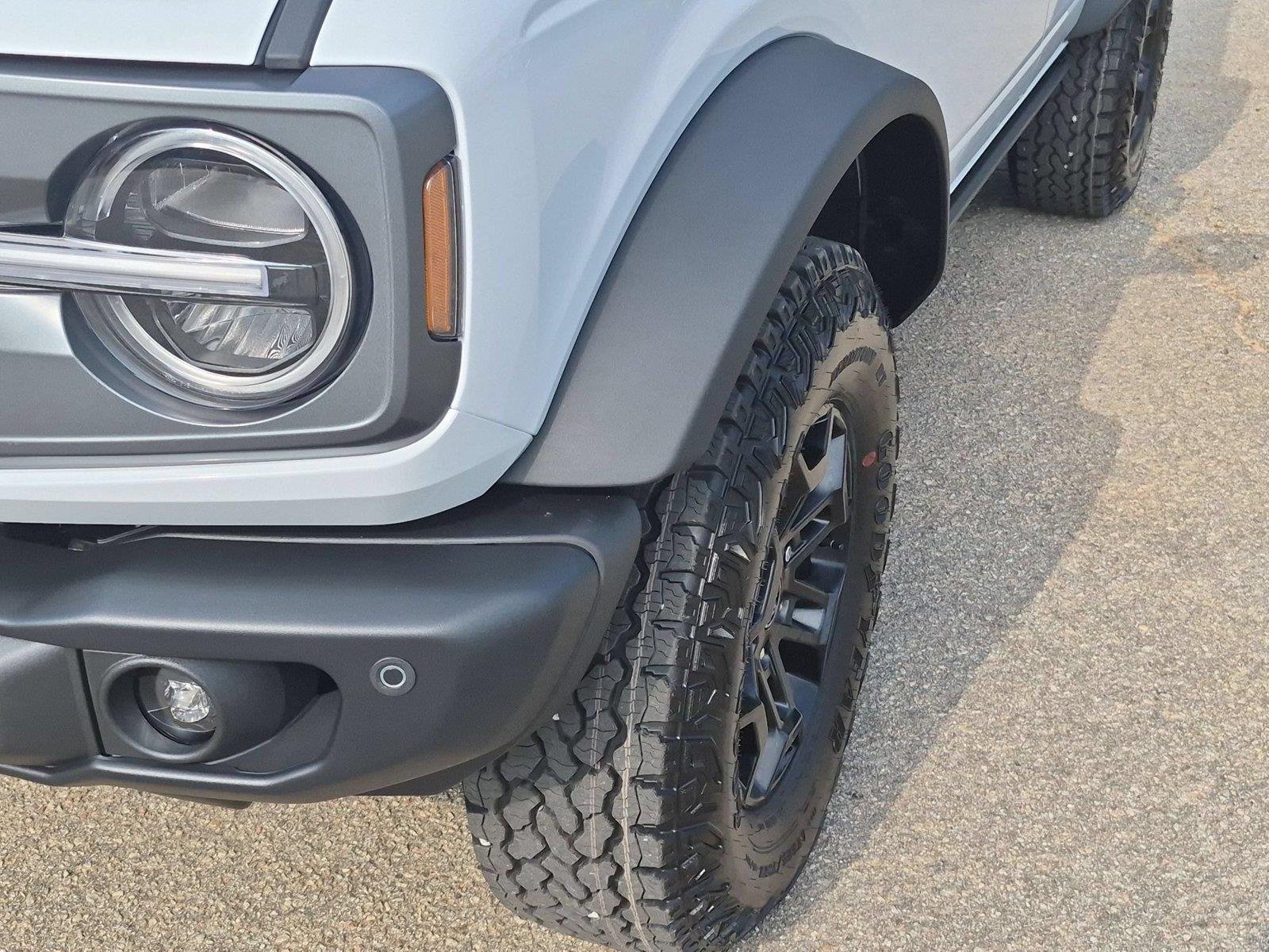 New 2026 Oxford White Ford Badlands® image 9