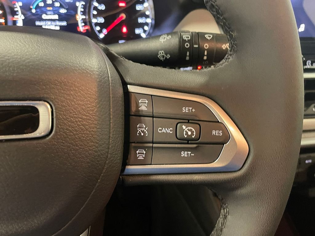 Used 2026 White/off-white Jeep Limited image 32