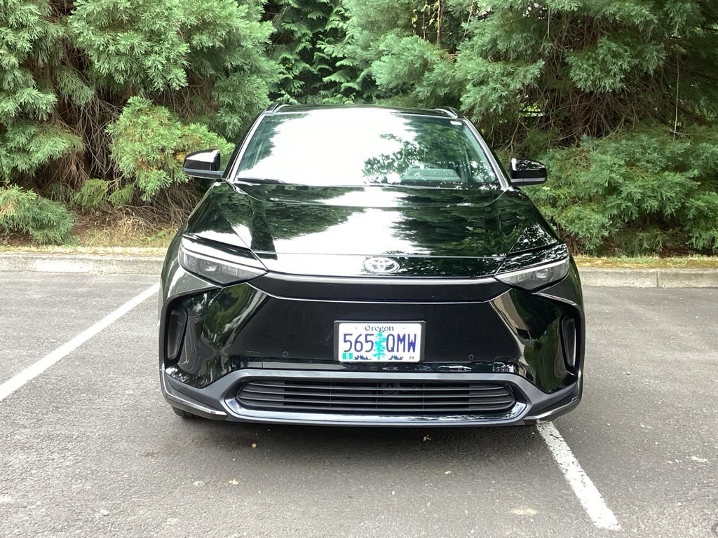 Used 2025 Black Toyota XLE image 9
