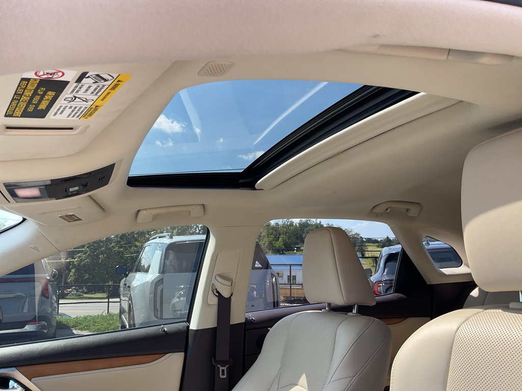 Used 2020 Eminent White Pearl Lexus  image 19