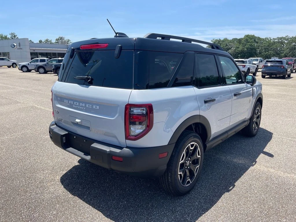 New 2026 Space White Metallic Ford Outer Banks® image 12