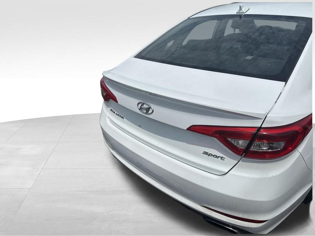 Used 2016 White Hyundai Sport image 9