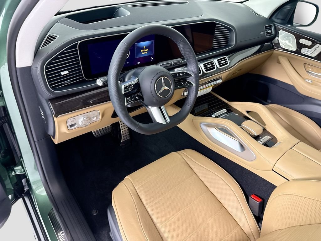 New 2026 MANUFAKTUR Ireland Mid Green Metallic Mercedes-Benz GLS 450 image 10