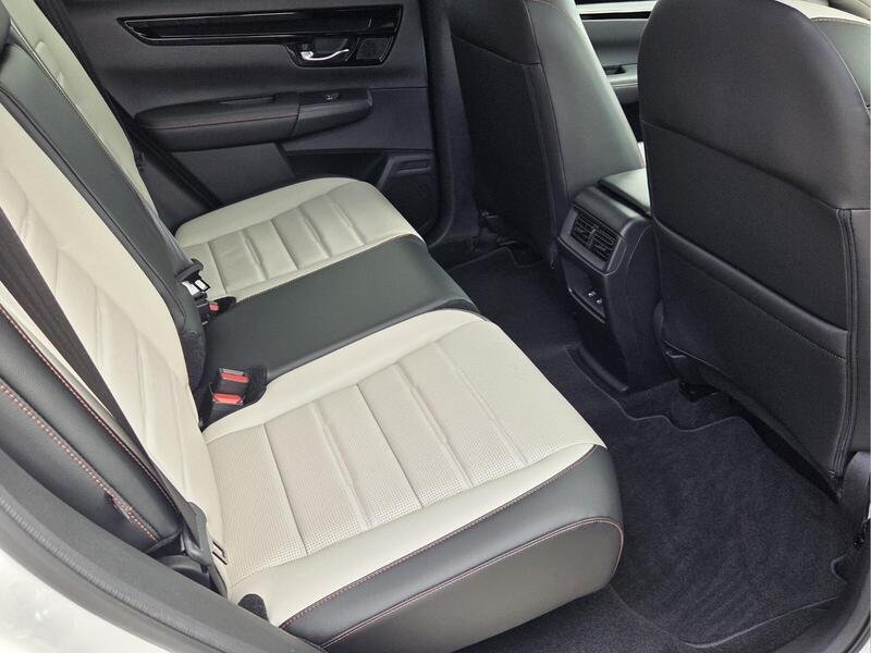 Used 2024 Platinum White Pearl Honda SPORT TOURING AWD image 17