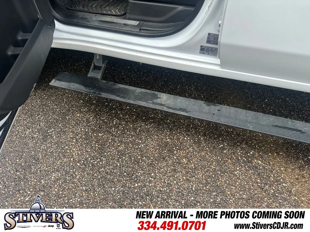 Used 2025 White Chevrolet LT image 13