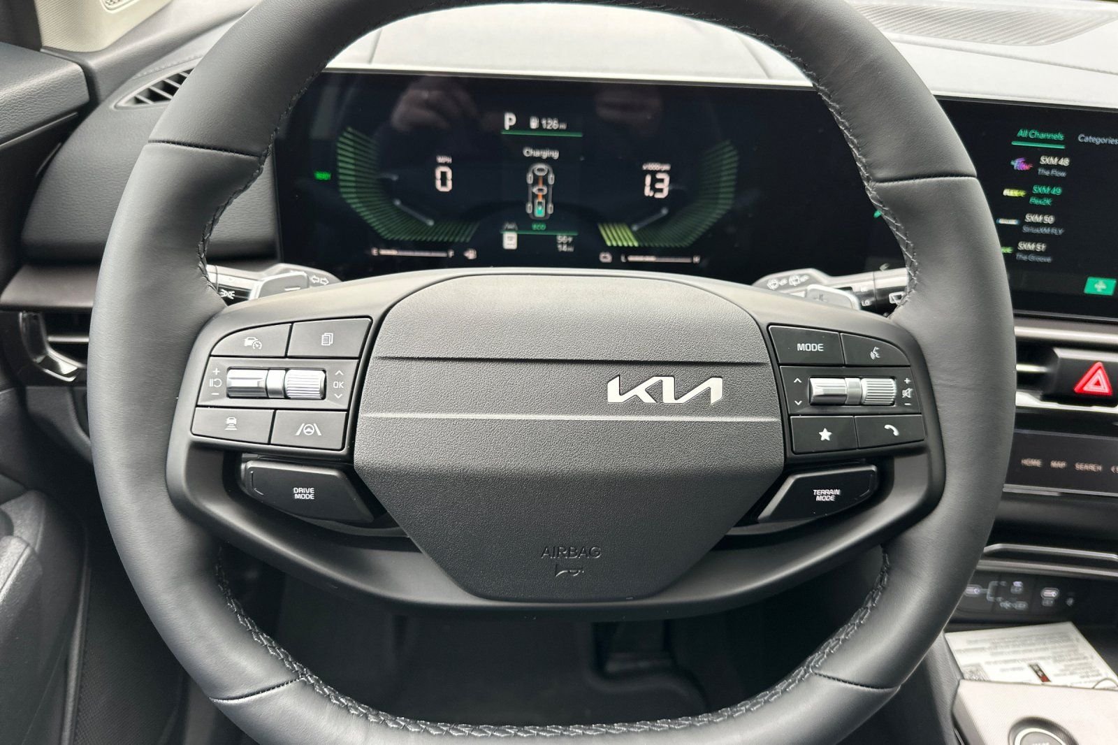 New 2026 Snow White Pearl Kia EX image 19