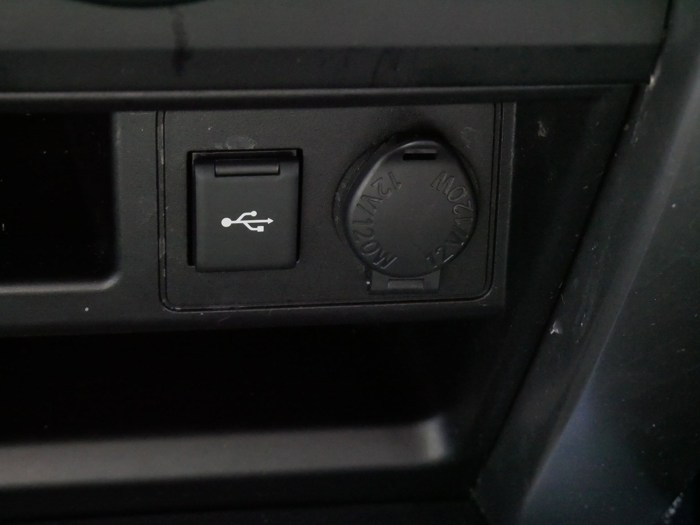 Used 2023 Midnight Black Metallic Toyota SR5 image 28