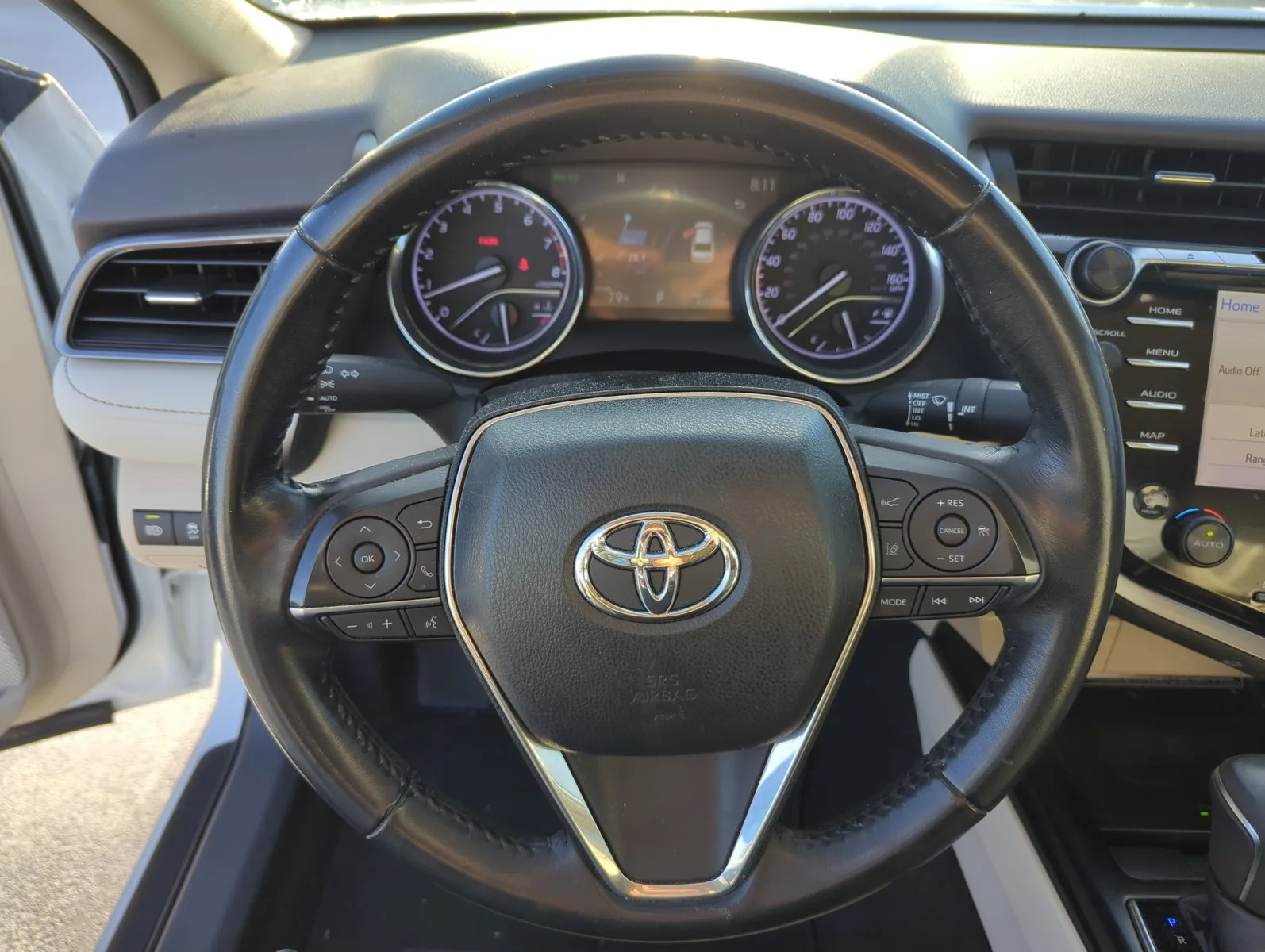 Used 2019 Super White Toyota XLE image 14