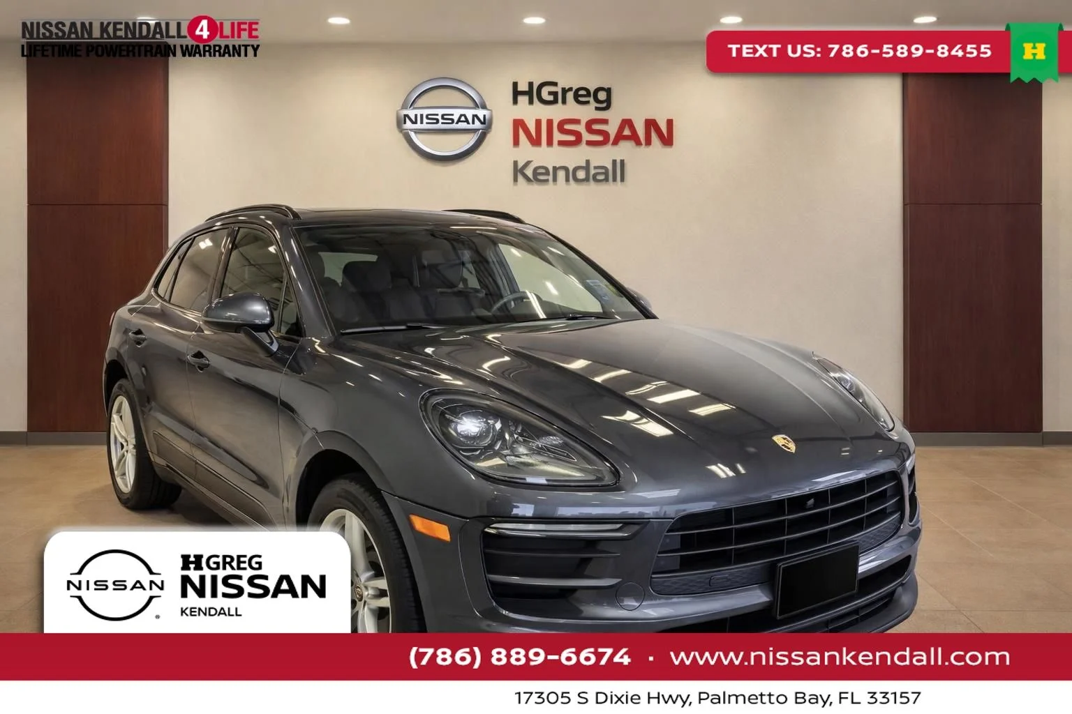 2022 Porsche Macan -'s photo