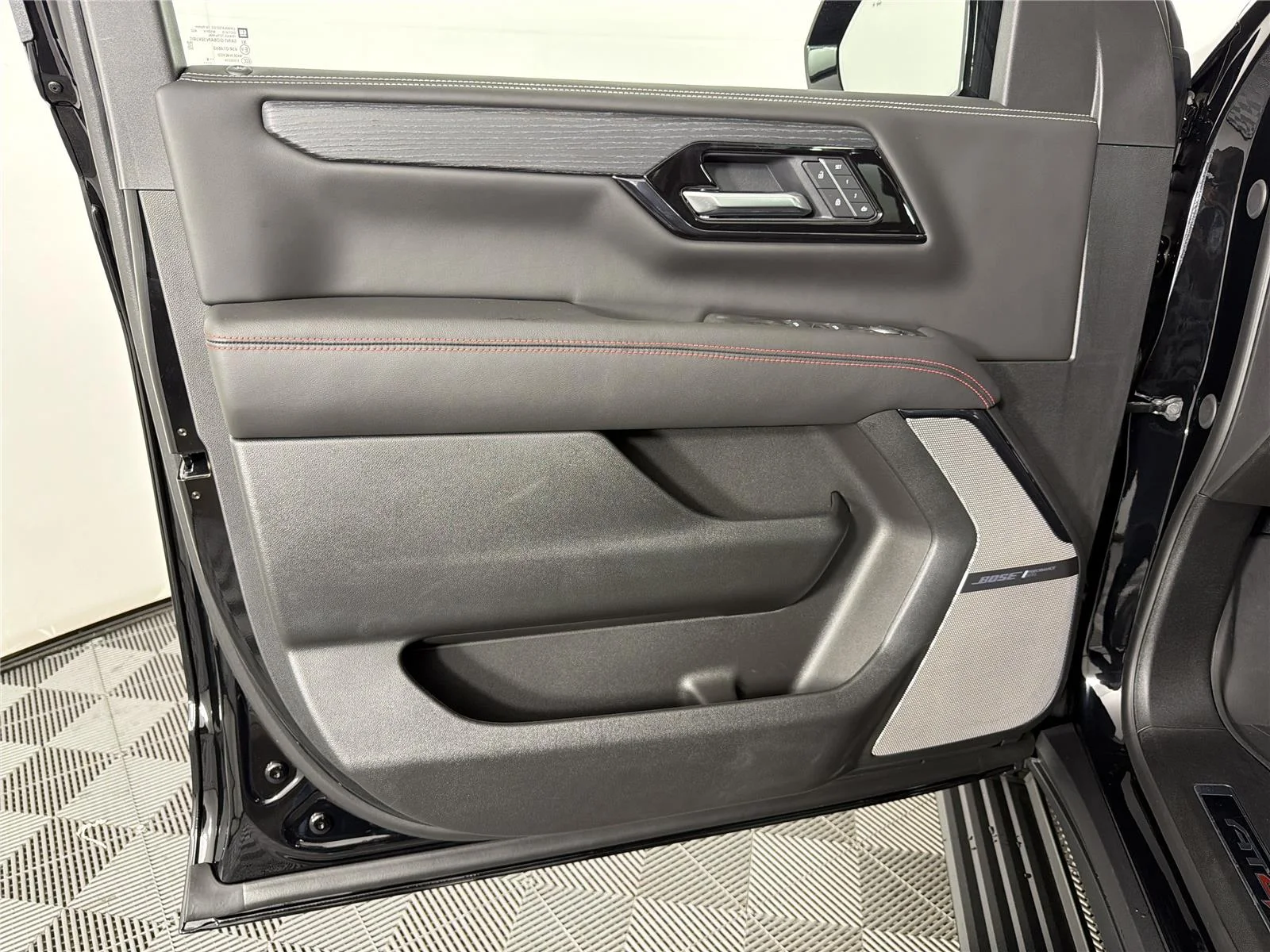 New 2026 Onyx Black GMC AT4 Ultimate image 9