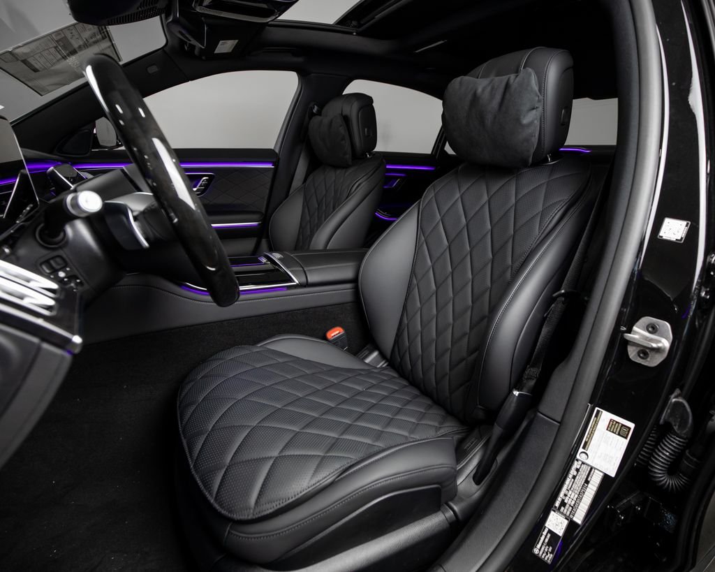 New 2026 Black Mercedes-Benz S 580e image 5