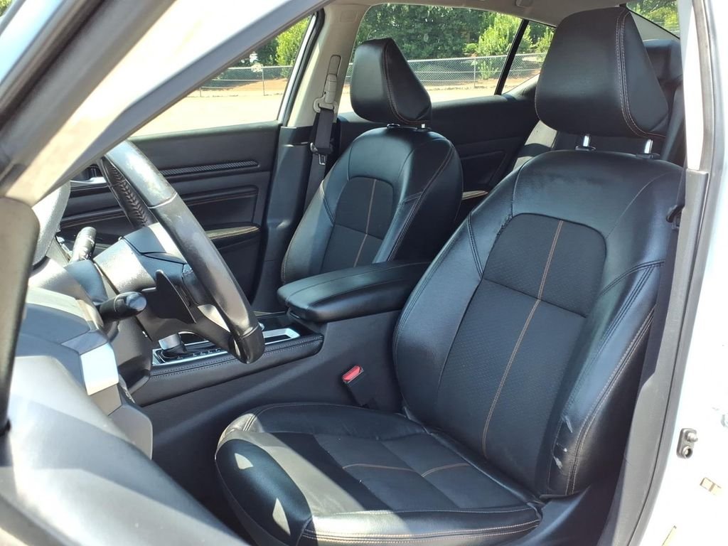 Used 2022 Pearl White Nissan 2.5 SR image 2