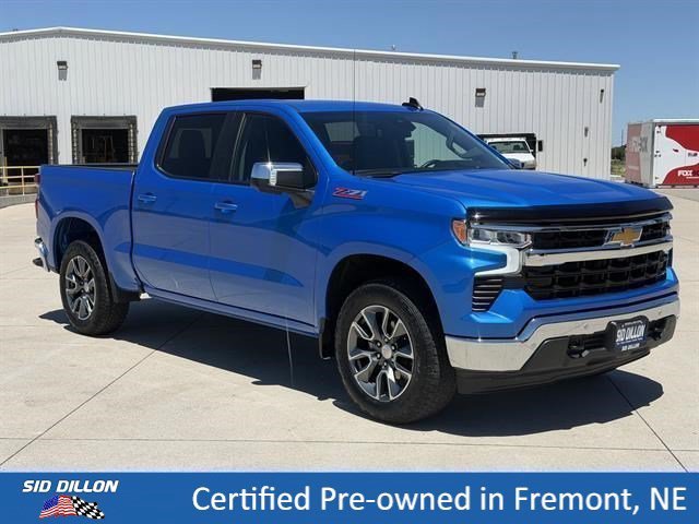 Used 2025 Riptide Blue Metallic Chevrolet LT image 13