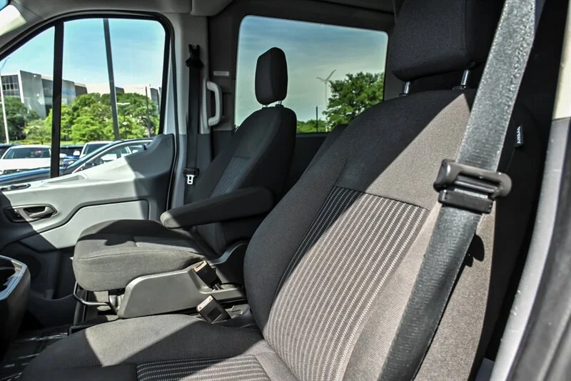 Used 2016 Oxford White Ford 150 XLT image 11